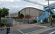 茨木市立春日小学校 546m