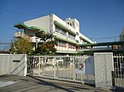 茨木市立郡小学校 259m