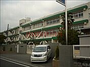 茨木市立南中学校 863m