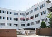 高槻市立川西中学校 772m