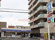 ローソンJR茨木東口店 58m