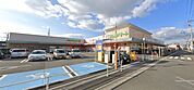 フレンドマート高槻川添店 1027m