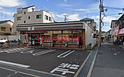 セブンイレブン摂津香露園店 709m