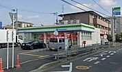 ファミリーマート高槻宮田町二丁目店 576m