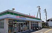 ファミリーマート 140m