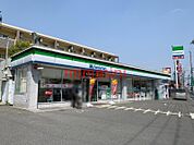 ファミリーマート高槻古曽部店 277m