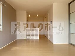 スタイルプラス 1階1LDKのリビング/ダイニング