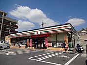 セブンイレブン柏原上市4丁目店(コンビニ)まで584m
