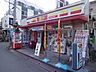 周辺：ニューヤマザキデイリーストア道明寺駅前店(コンビニ)まで415m