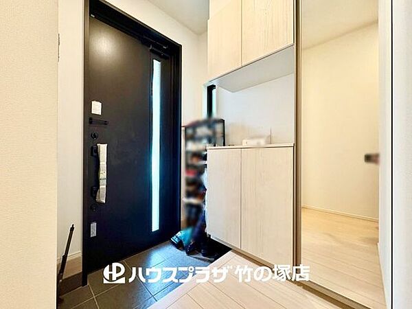玄関を拡大表示