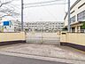 周辺：足立区立第六中学校 徒歩10分。 760m