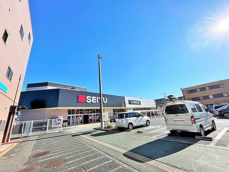 西友薬円台店 徒歩8分。 550m