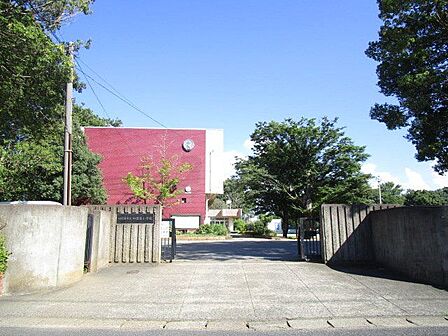 四街道市立四街道小学校 徒歩8分。 620m