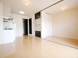 ロワジールIII 203 2階1LDKのリビング/ダイニング