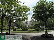 赤羽公園 徒歩12分。公園 890m