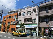 ファミリーマート西日暮里一丁目店 247m