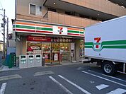 セブンイレブン川崎小倉店 徒歩3分。 190m