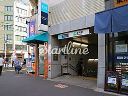 根津駅(東京メトロ 千代田線) 徒歩3分。 230m