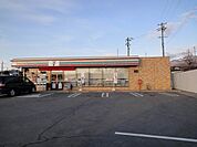 コンビニ「セブンイレブン東部加沢店まで1300m」