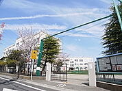 足立区立扇小学校（394m）