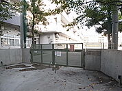 足立区立島根小学校（137m）