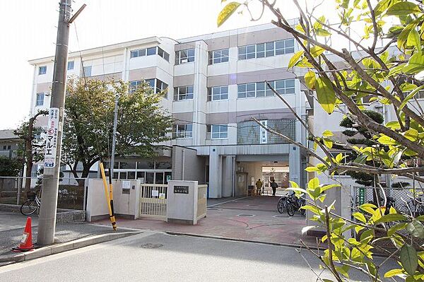 画像27:名古屋市立万場小学校 358m