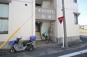 自転車はこちらに