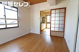居間
