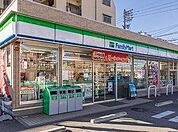 ファミリーマート築地口駅店 206m