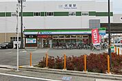 ファミリーマート近鉄伏屋駅店 164m