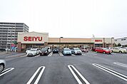 西友熱田三番町店 583m