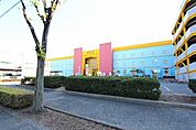 アピタ港店 620m