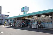 ドラッグスギヤマ南陽店 119m