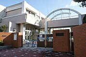 名古屋市立成章小学校 355m
