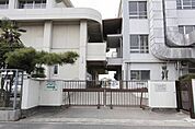 名古屋市立小碓小学校 147m