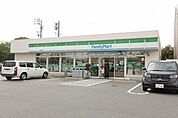ファミリーマート港春田野店 352m