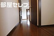玄関の写真です。下駄箱もしっかりあります。