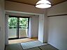 その他：和室　約6畳　バルコニーに出られます