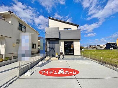 外観：1号棟外観写真 　　　平日の案内も可能です 　お気軽にお問い合わせください