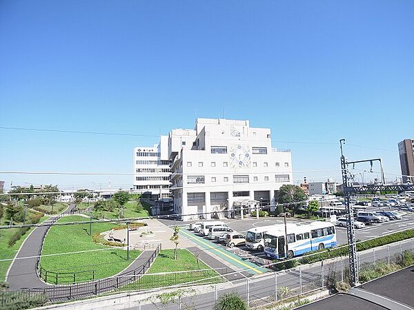 画像23:鎌ヶ谷市役所（355m）
