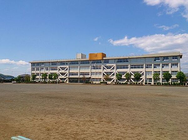 画像16:栃木市立岩舟小学校（405m）