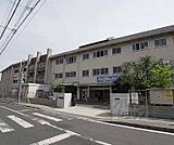 勝山中学校まで220m
