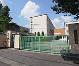 川岡東小学校まで650m