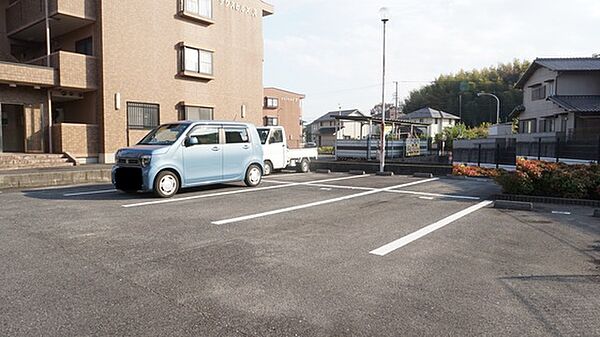 画像3:駐車場