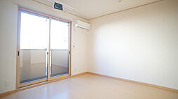 ブランドール 106 1階1Kのリビング/ダイニング