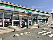 コンビニ「ファミリーマート津市大古曽店まで1320ｍ」