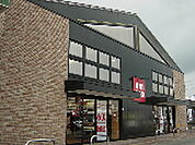 ショッピングセンター「ユニクロ津島崎店まで1612ｍ」