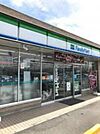 コンビニ「ファミリーマート津雲出長常町店まで74ｍ」