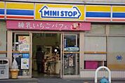 コンビニ「ミニストップ津安濃店まで2672ｍ」