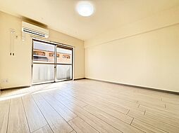 セレクトワン 102 1階1Kのリビング/ダイニング